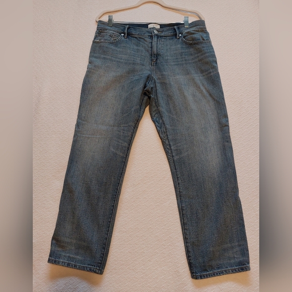 LOU & GREY Boyfriend Capri Jeans. Women's Size 30. 💙 - Picture 5 of 13